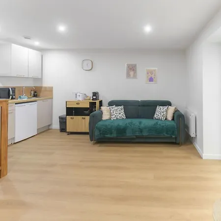 Rue De La Paix Rdj - Calme Avec Terrasse Proche Thermes فيشي