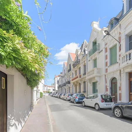 شقة Rue De La Paix Rdj - Calme Avec Terrasse Proche Thermes *